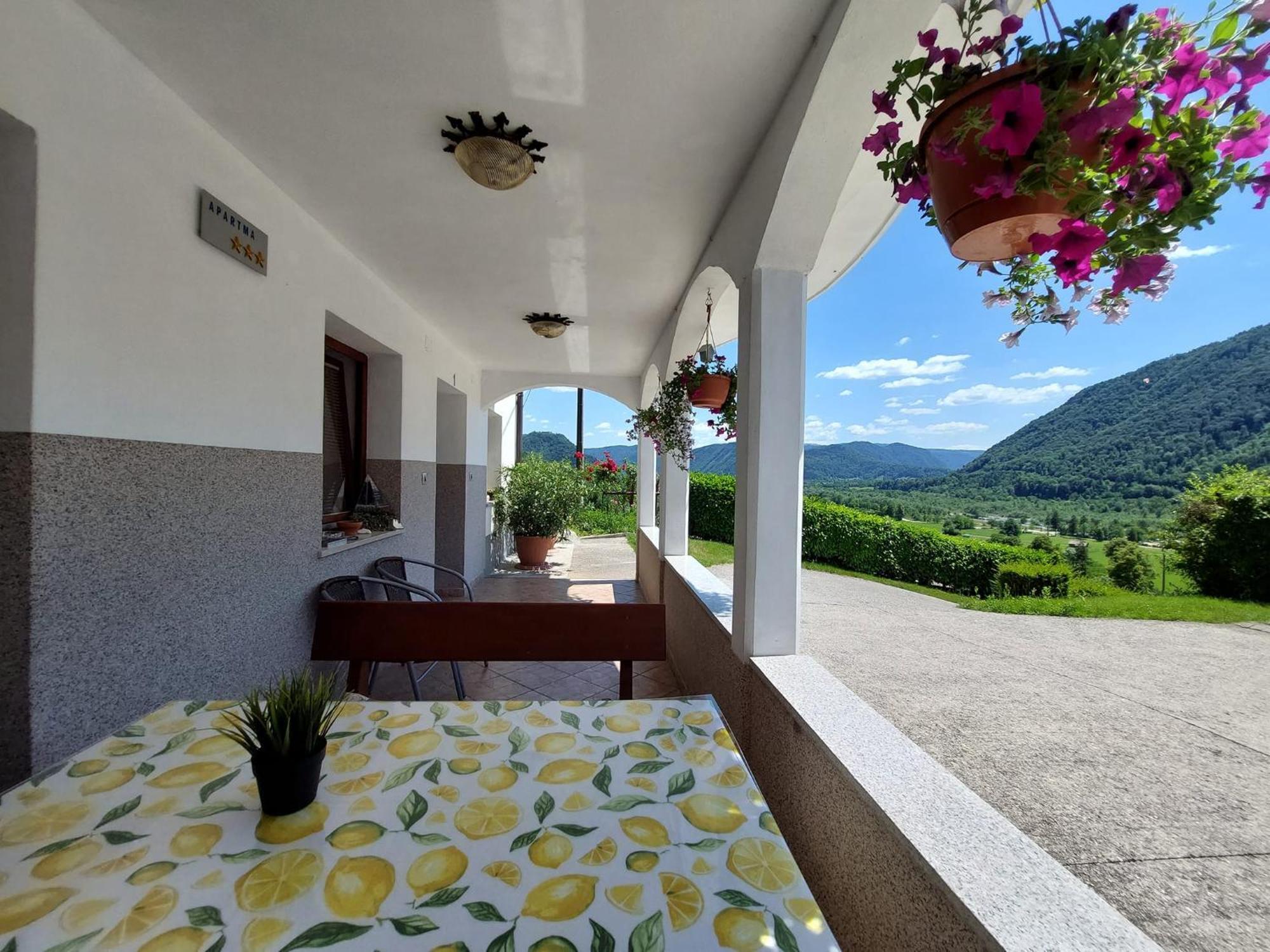 Nyaraló House Near The Soca River